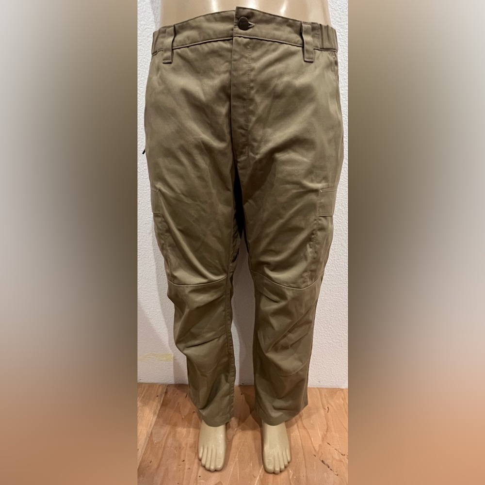 Vertx 38x30‎ Tan Cargo Pants.